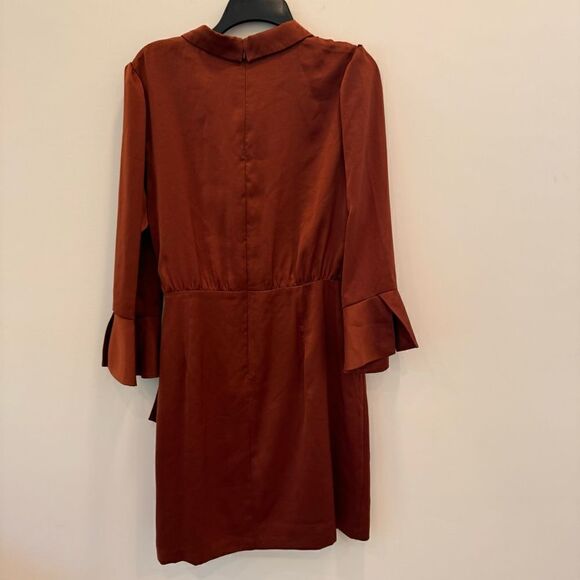 Satin Shirtdress
Vince Camuto - Picture 9 of 12